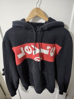 Levi's Men's Black & Red Logo Pullover Hoodie